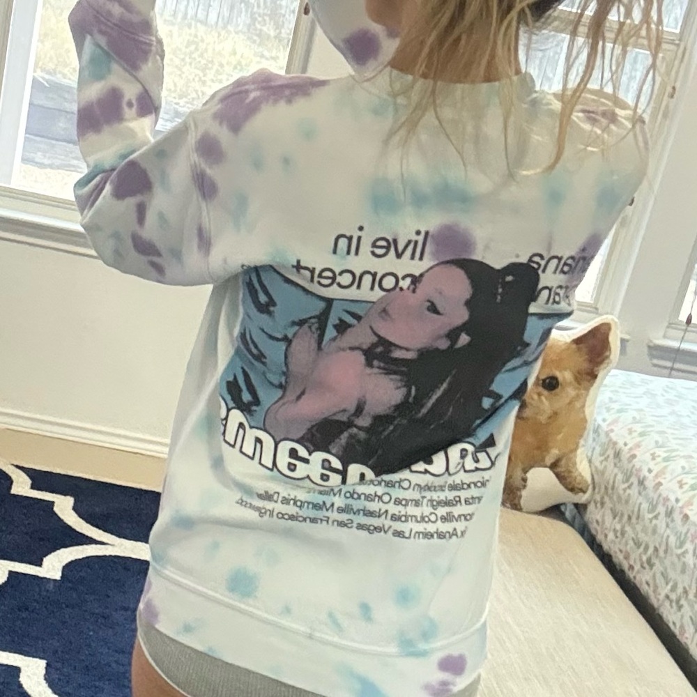 Ariana Grande Sweetener Crewneck - Picture 2 of 9